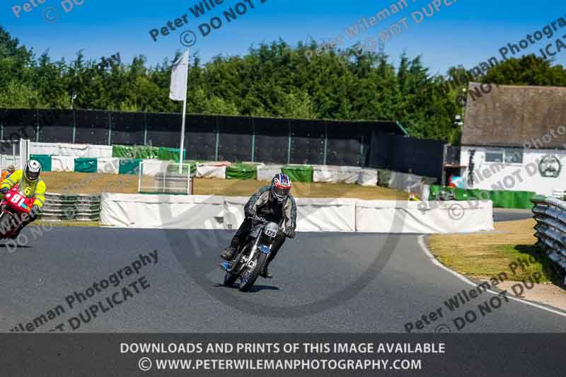 Vintage motorcycle club;eventdigitalimages;mallory park;mallory park trackday photographs;no limits trackdays;peter wileman photography;trackday digital images;trackday photos;vmcc festival 1000 bikes photographs